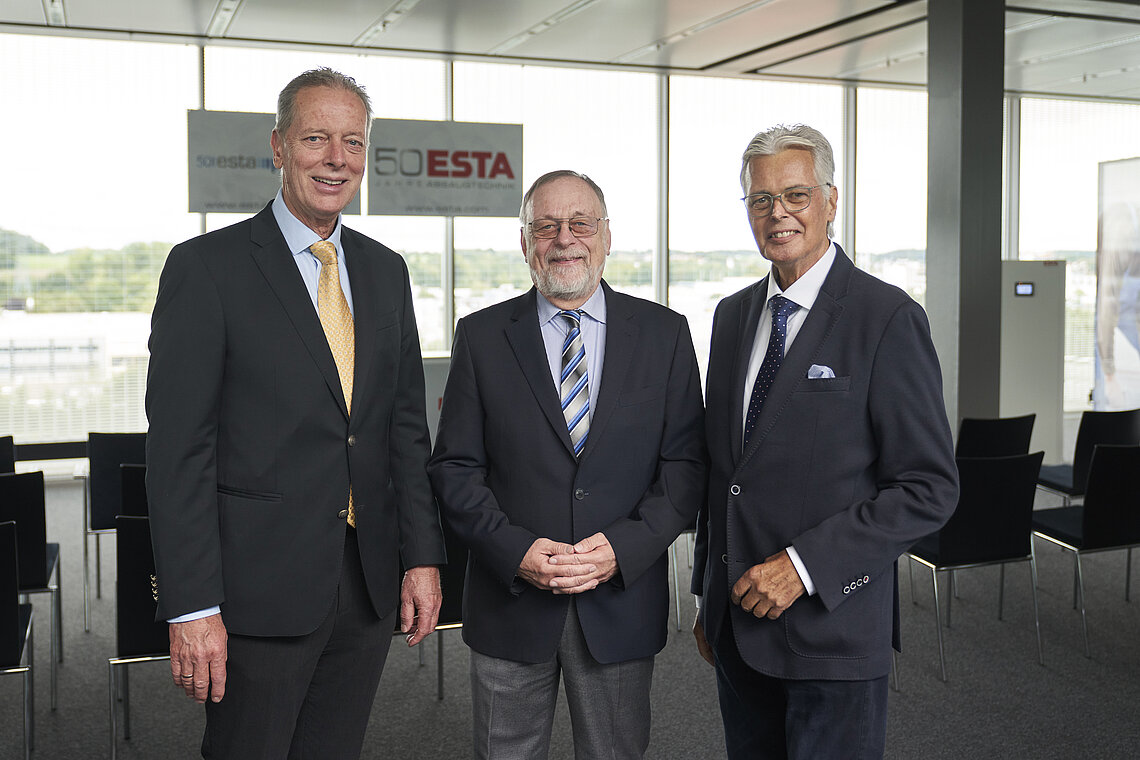 IHK Ulm & Schwaben zu Besuch bei ESTA IHK Ulm & Schwaben zu Besuch bei ESTA