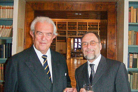 Dr. Peter Kulitz gratuliert Georg Fürst von Waldburg-Zeil zum 80. Geburtstag. Dr. Peter Kulitz gratuliert Georg Fürst von Waldburg-Zeil zum 80. Geburtstag.