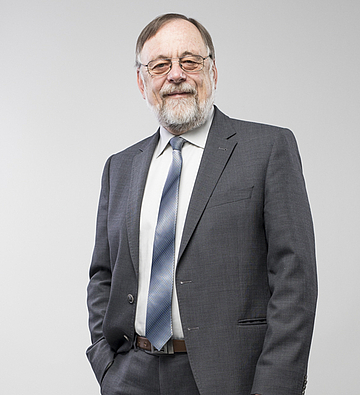 The Managing Director Dr. Peter Kulitz.