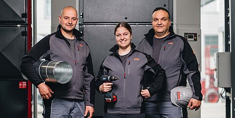 Wartungsarbeiten durch das ESTA Serviceteam Wartungsarbeiten durch das ESTA Serviceteam