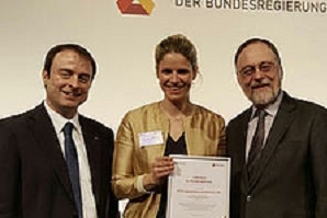 Alexander Kulitz, Jenny Göser and Dr. Peter Kulitz at the CSR award ceremony.