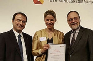Alexander Kulitz, Jenny Göser und Dr. Peter Kulitz bei der CSR-Preisverleihung.