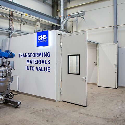 Absaugkabine Ausschnitt aus einem Bild DUSTOMAT-DRY von ESTA