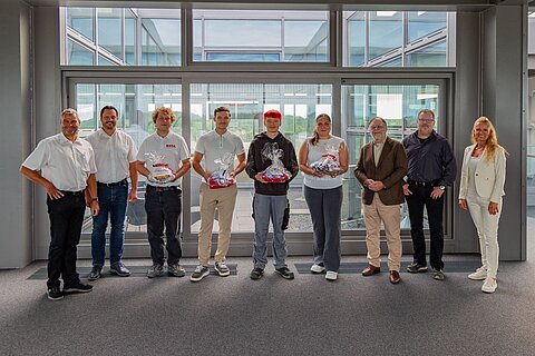 Beglückwünschung Absolventen bei ESTA Absaugtechnik