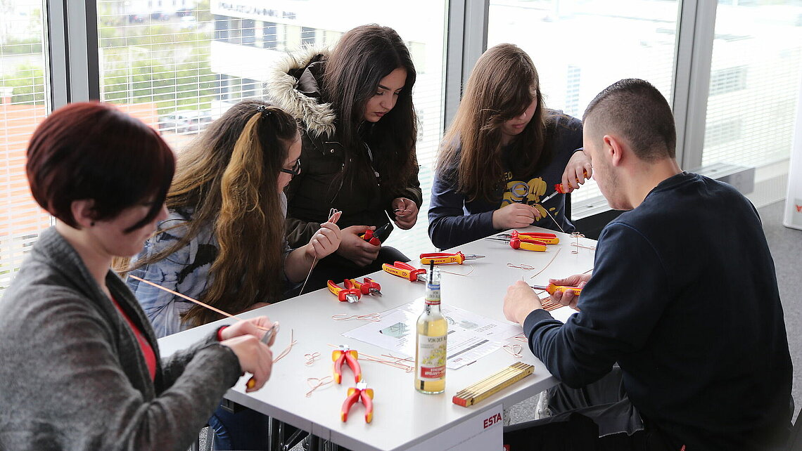 Stationsspiel beim ESTA Girls Day