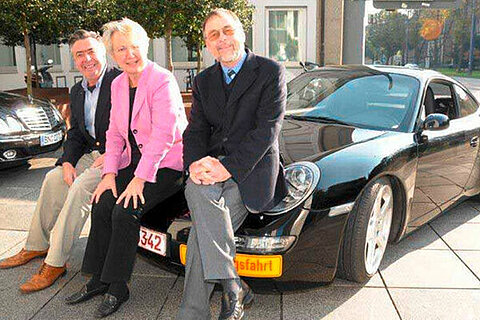 Dr. Peter Kulitz, Dr. Annette Schavan und Alois Ruf vor einem eRUF. Dr. Peter Kulitz, Dr. Annette Schavan und Alois Ruf vor einem eRUF.