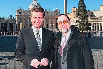 Günther Oettinger und Dr. Peter Kulitz im Vatikan.