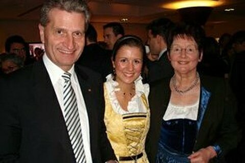 Günther Oettinger, ESTA Gesellschafterin Jessica Kulitz und Elisabeth Jeggle.