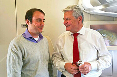 Alexander Kulitz with Joachim Gauck. ESTA partner Alexander Kulitz with Joachim Gauck.