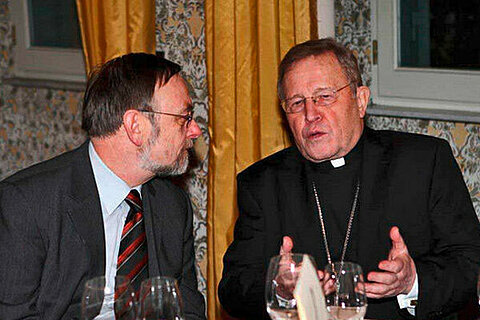 Gesprächsaustausch zwischen Kardinal Kasper und Dr. Peter Kulitz in Rom. Gesprächsaustausch zwischen Kardinal Kasper und Dr. Peter Kulitz in Rom.