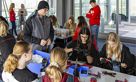 Girls' Day at ESTA in Senden Girls' Day at ESTA in Senden