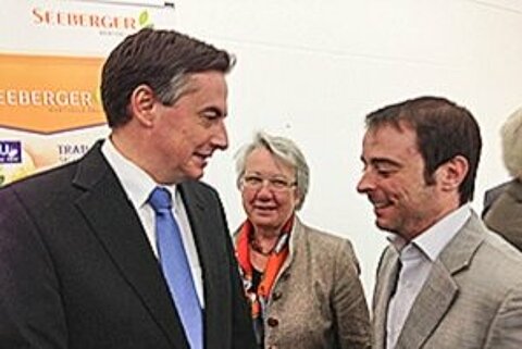 Alexander Kulitz with David McAllister and Annette Schavan. Alexander Kulitz with David McAllister and Annette Schavan.