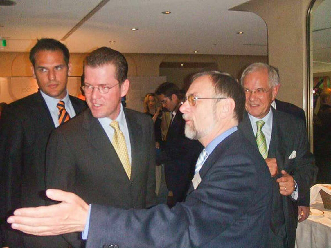 Dr. Kulitz, Karl-Theodor zu Guttenberg and Prof. Brun-Hagen Hennerkes. Dr. Kulitz, Karl-Theodor zu Guttenberg and Prof. Brun-Hagen Hennerkes.