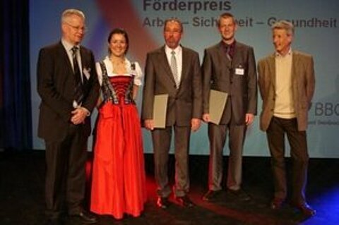 Award for ESTA to Jessica Kulitz. Award for ESTA to Jessica Kulitz.