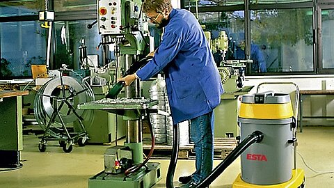 Der MULTISOG ist ein leistungsstarker Nass- und Trockensauger. Der MULTISOG ist ein leistungsstarker Nass- und Trockensauger.