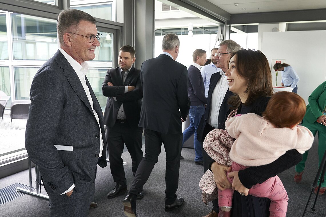 IHK Ulm & Schwaben zu Besuch bei ESTA IHK Ulm & Schwaben zu Besuch bei ESTA