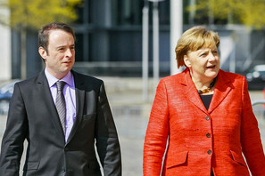 ESTA Gesellschafter Alexander Kulitz und Bundeskanzlerin Angela Merkel.
