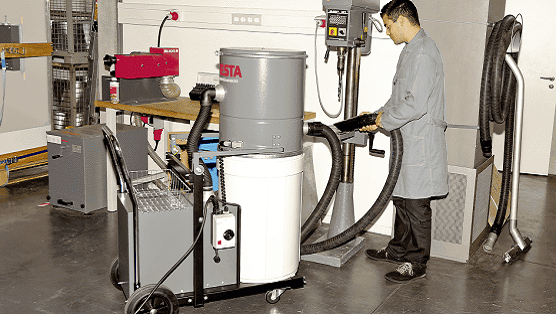 Die unkomplizierte Entstaubung der Ständerbohrmaschine der SPÄNESOG-Serie. Die unkomplizierte Entstaubung der Ständerbohrmaschine der SPÄNESOG-Serie.