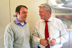 Alexander Kulitz mit Joachim Gauck. ESTA Gesellschafter Alexander Kulitz mit Joachim Gauck.