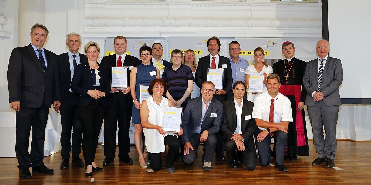 ESTA beim Gewinn des LEA-Awards 20 ESTA beim Gewinn des LEA-Awards 2018.