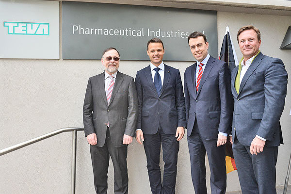 Dr. Peter-Kulitz, Dr. Sven Dethlefs, Nils Schmid and Dr. Markus Leyck Dieken at Teva in Petach-Tikva. Dr. Peter-Kulitz, Dr. Sven Dethlefs, Nils Schmid and Dr. Markus Leyck Dieken at Teva in Petach-Tikva.
