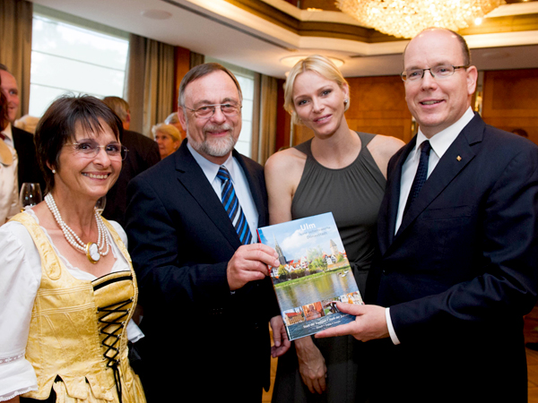 Couple Kulitz with Prince Albert II of Monaco and his wife Charlène. Couple Kulitz with Prince Albert II of Monaco and his wife Charlène.