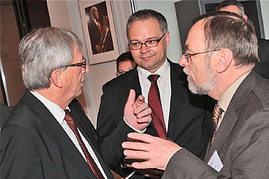 Dr. Peter Kulitz im Gespräch mit Jean Claude Juncker auf dem Liechtenstein-Dialog.
