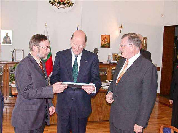 Dr. Peter Kulitz, Simeon Borissow Sakskoburggotski and Erwin Teufel. Dr. Peter Kulitz, Simeon Borissow Sakskoburggotski and Erwin Teufel.