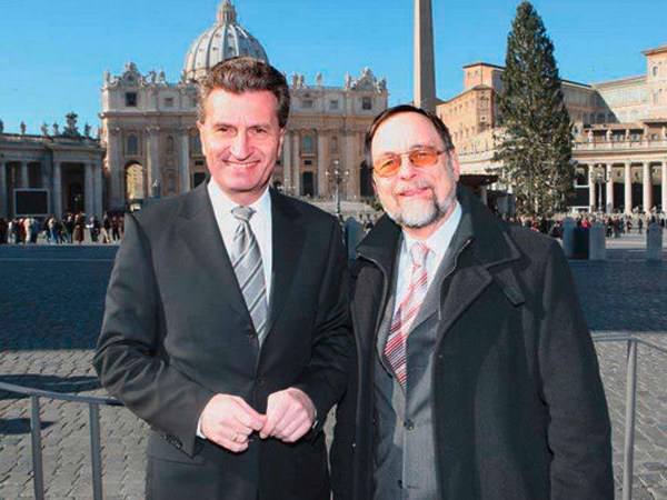 Günther Oettinger und Dr. Peter Kulitz im Vatikan.